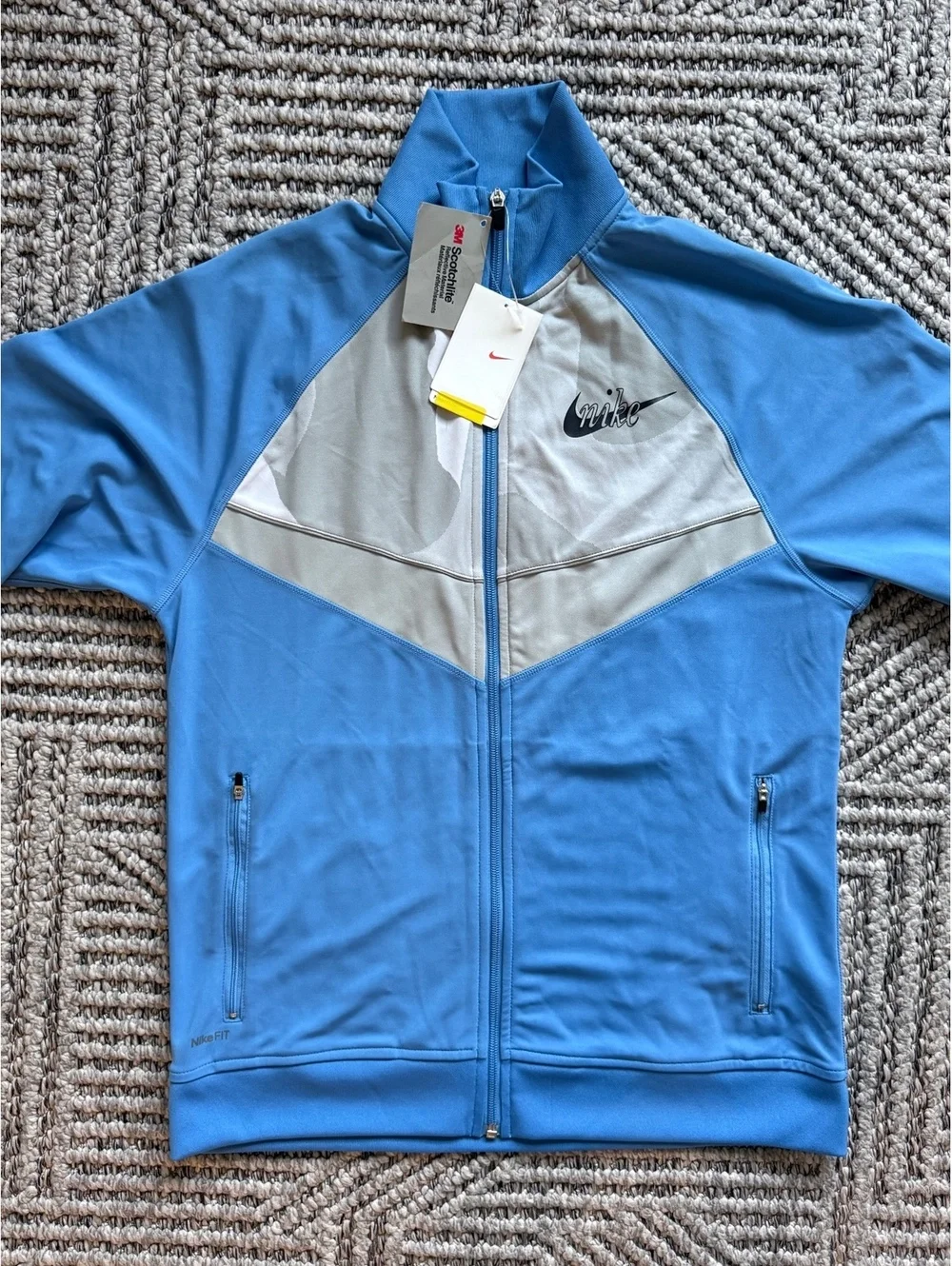 NWT Rare Nike Dri-fit Pre Lives 3M Reflective Jacket size M